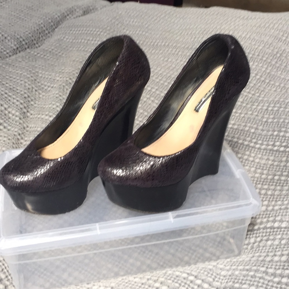 Size 5 black snake skin platform heels by halston